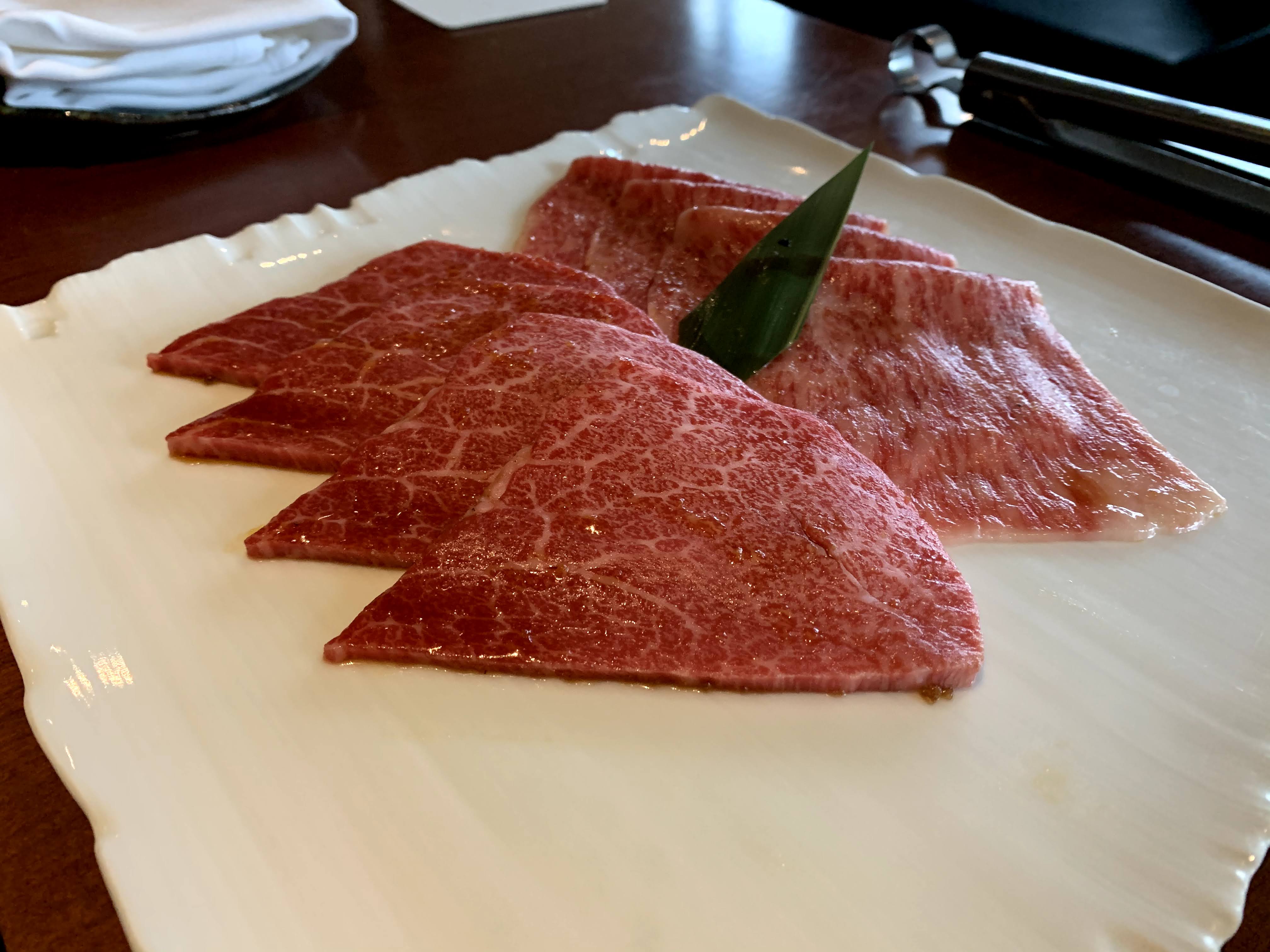 にく